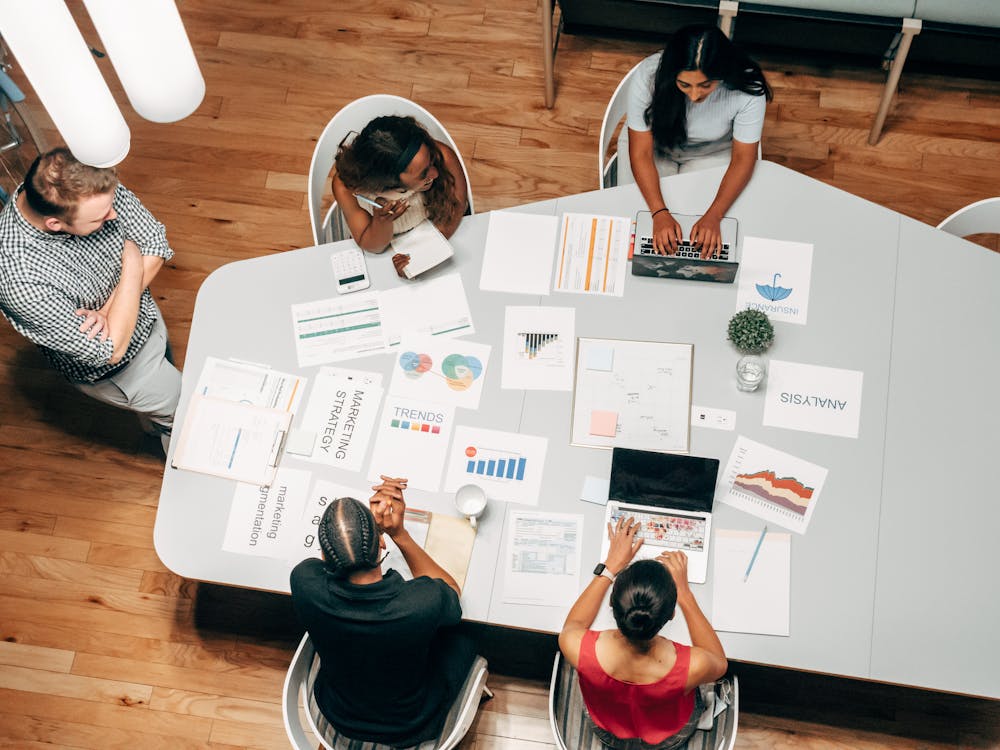 Driving Sales: How Ecommerce Marketing Agencies Can Boost Your Online Business 1 hgvkhgvkjhvk