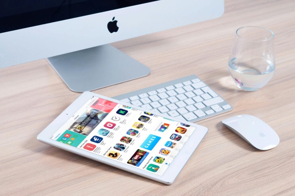 advantages of social media