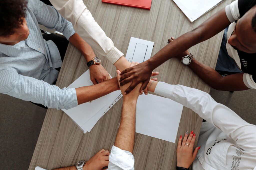 Diving into Success: The Role of Pool Businesses Marketing Agencies 4 uiyfgsuvkdjhbksgh